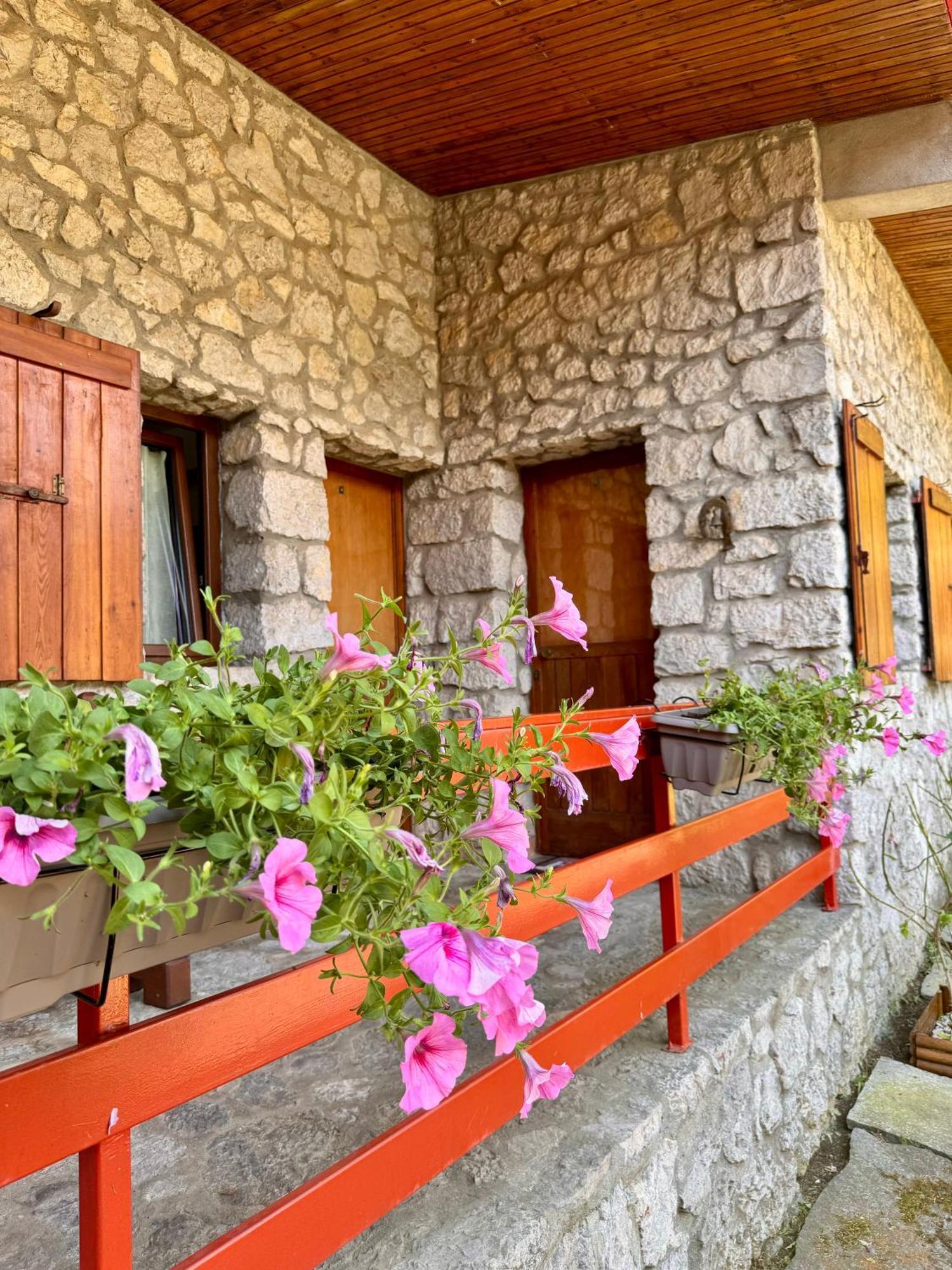 Villa Drago Chalet Oltre il Colle Εξωτερικό φωτογραφία